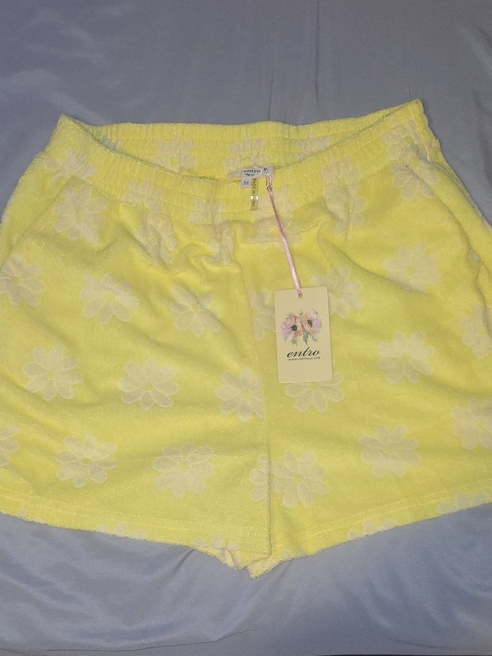 NWT Entro Yellow & White Daisy Terry Cloth High-Waisted Shorts Pockets Size M